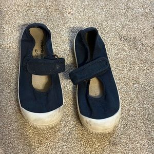 Girls Navy Victoria Size 30- used condition